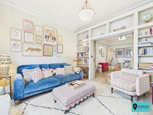 Sitting Room- click for photo gallery
